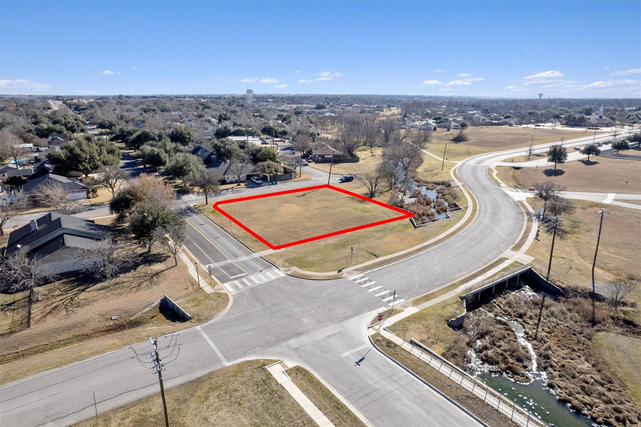 3949 Pinehurst DR, Taylor, TX 76574