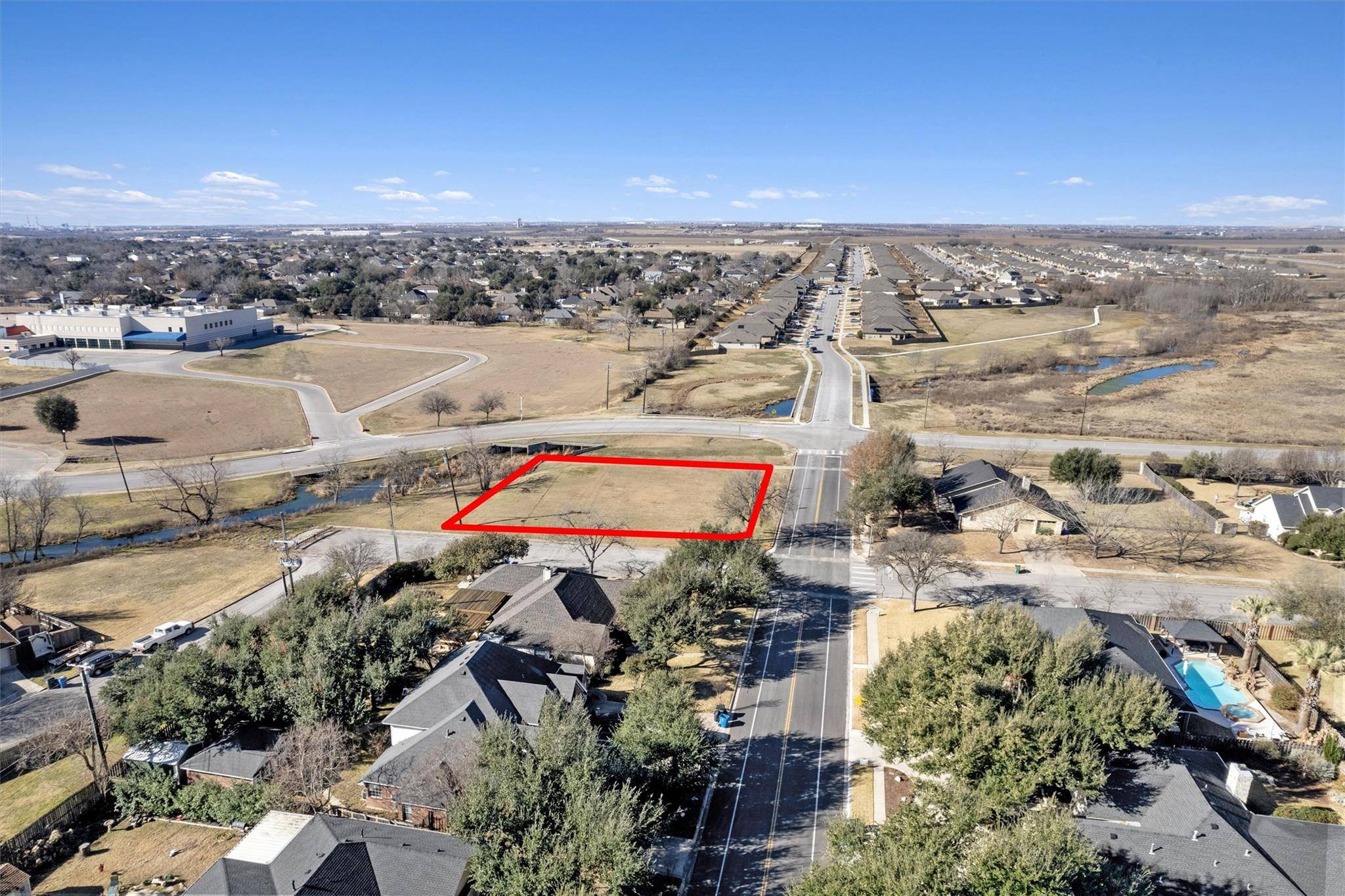 3949 Pinehurst DR, Taylor, TX 76574