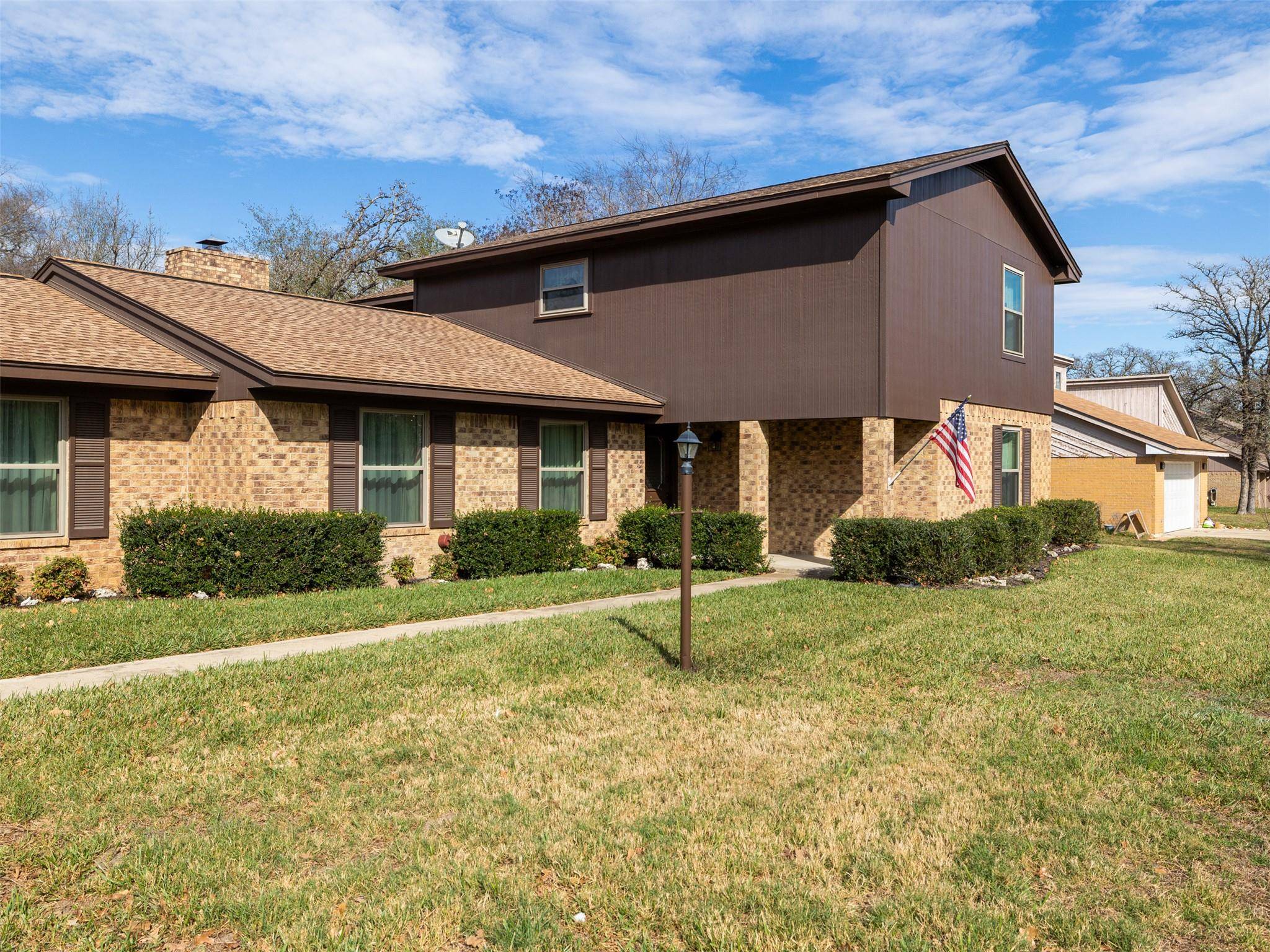 1704 Yokley RD, Rockdale, TX 76567