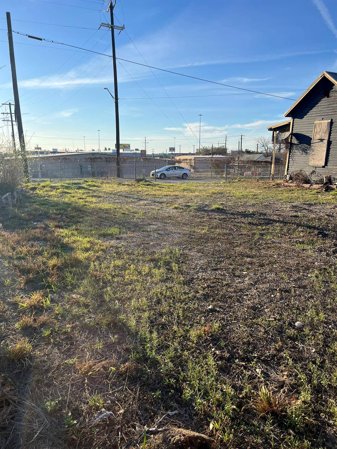 1404 N OLIVE ST, San Antonio, TX 78208
