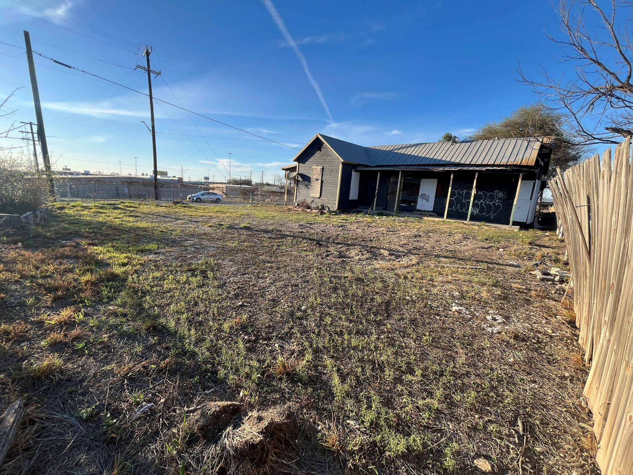 1404 N OLIVE ST, San Antonio, TX 78208