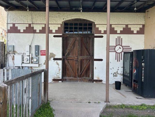 111 N Main ST, Taylor, TX 76574