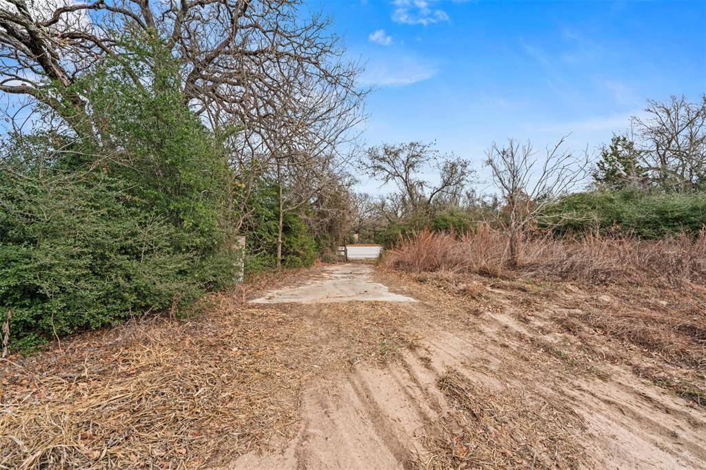 11423 US HWY 77, Lexington, TX 78947