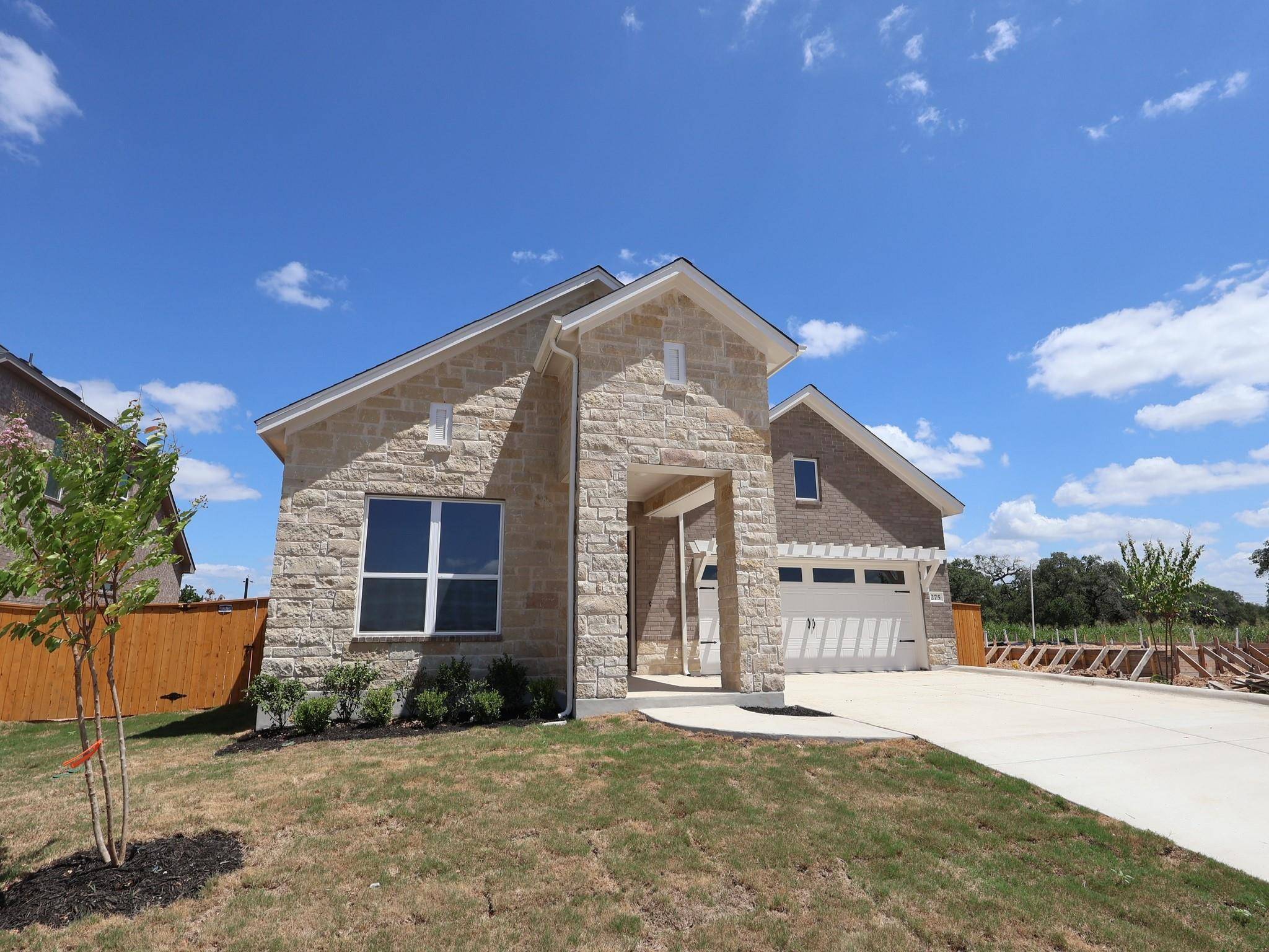 275 Callahan LOOP, Buda, TX 78610