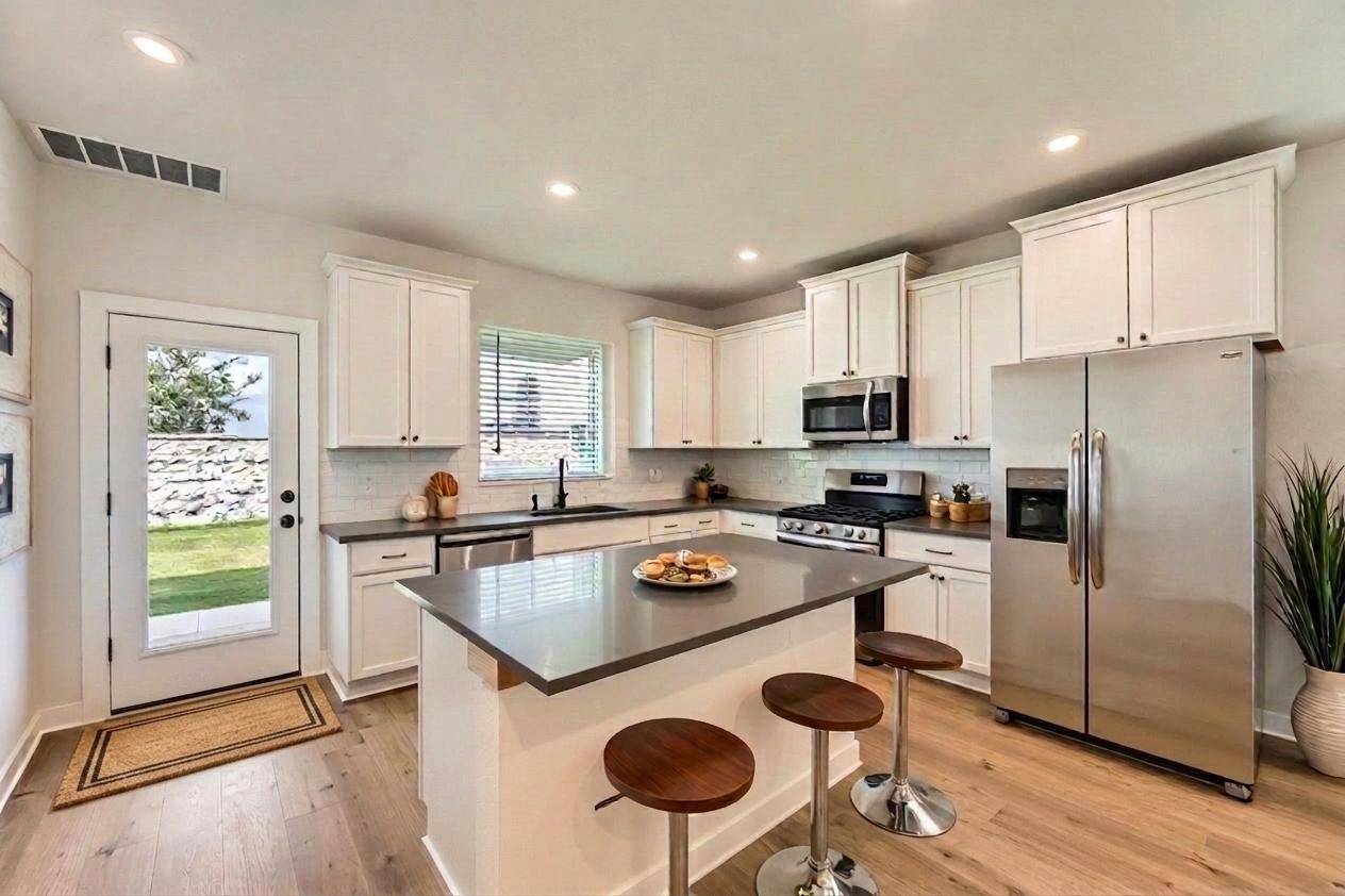 140 Bloomington LOOP, Hutto, TX 78634
