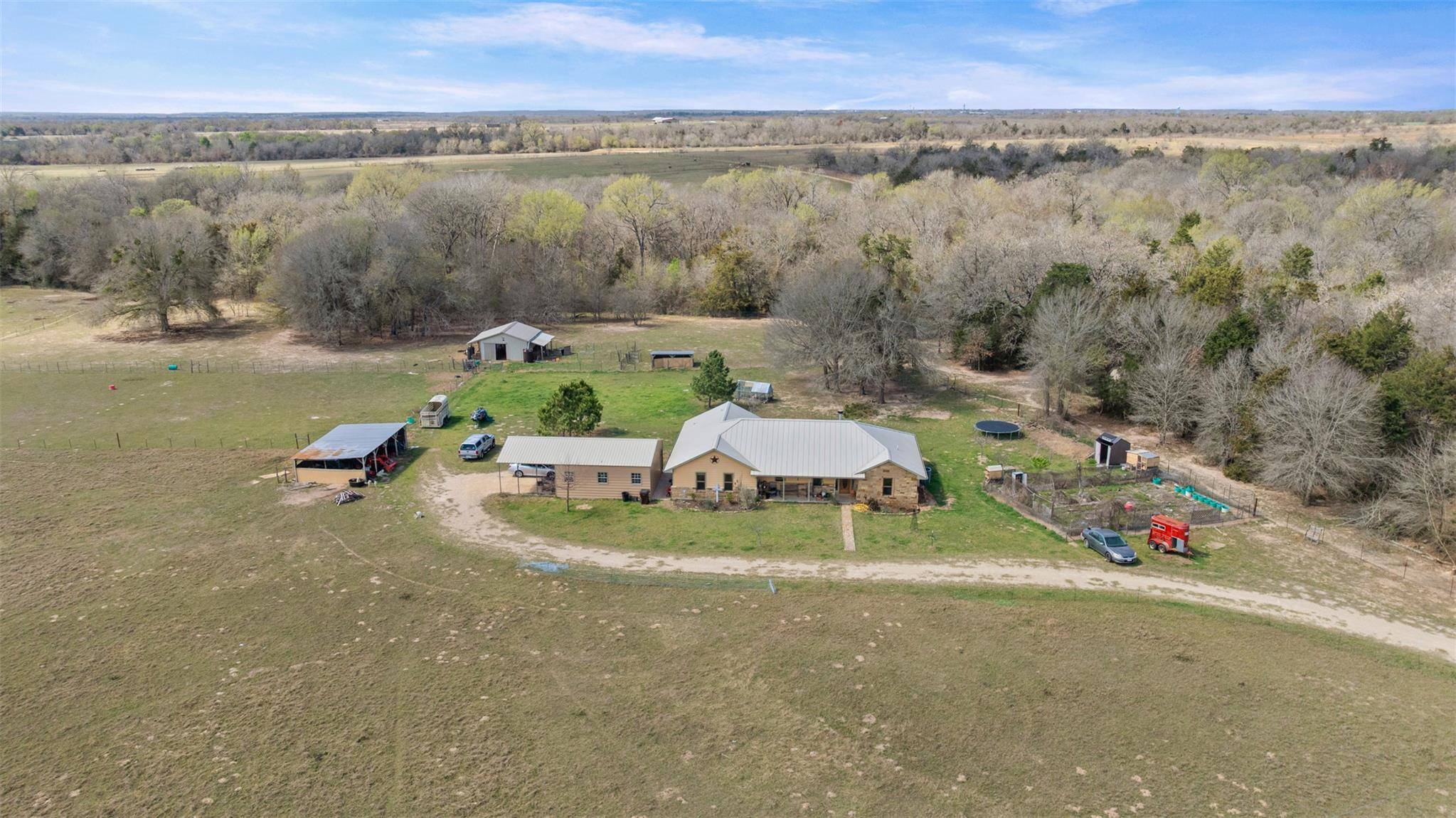 1102 Fairview DR, Rockdale, TX 76567