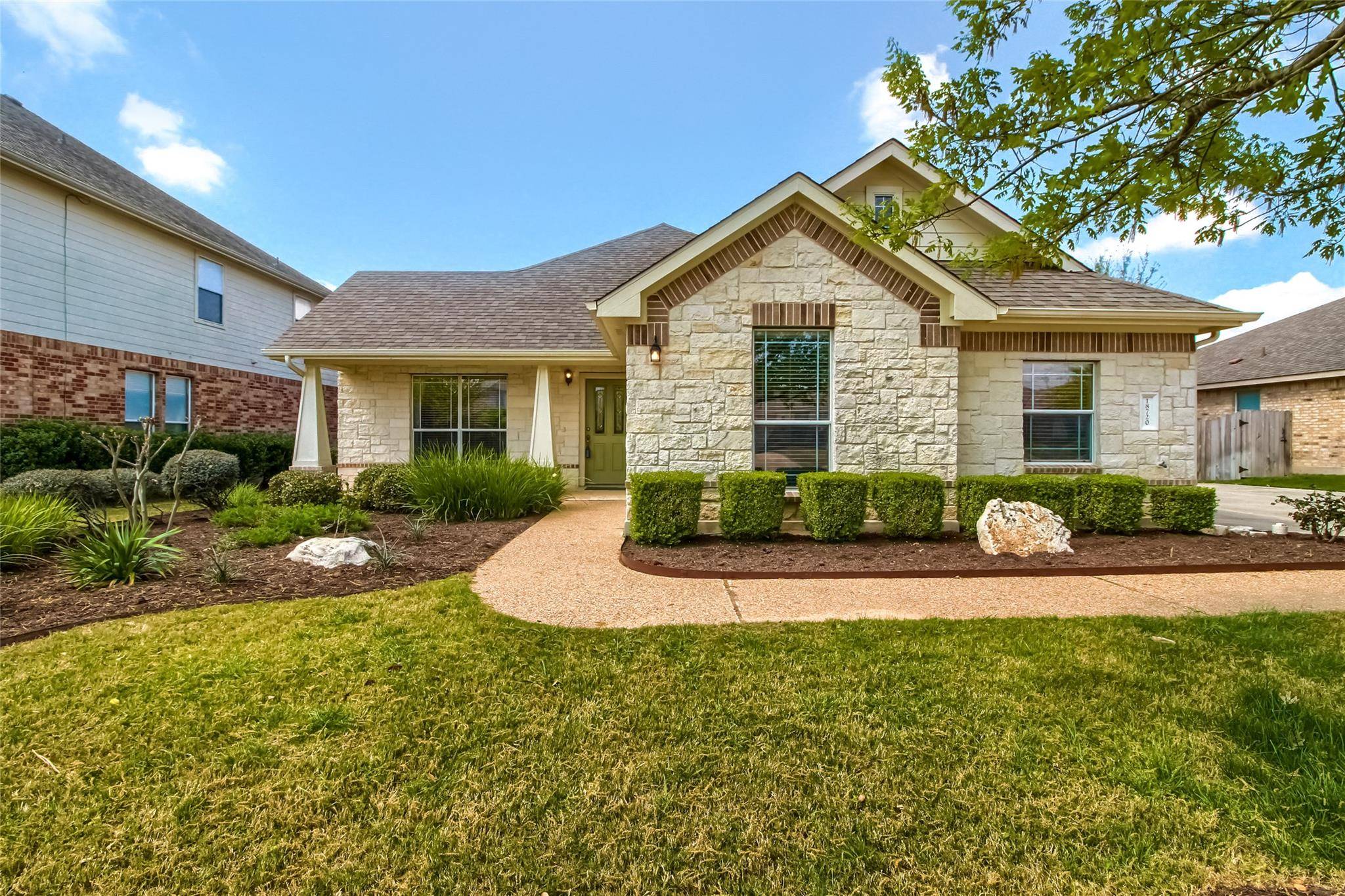 18720 Royal Pointe DR, Pflugerville, TX 78660