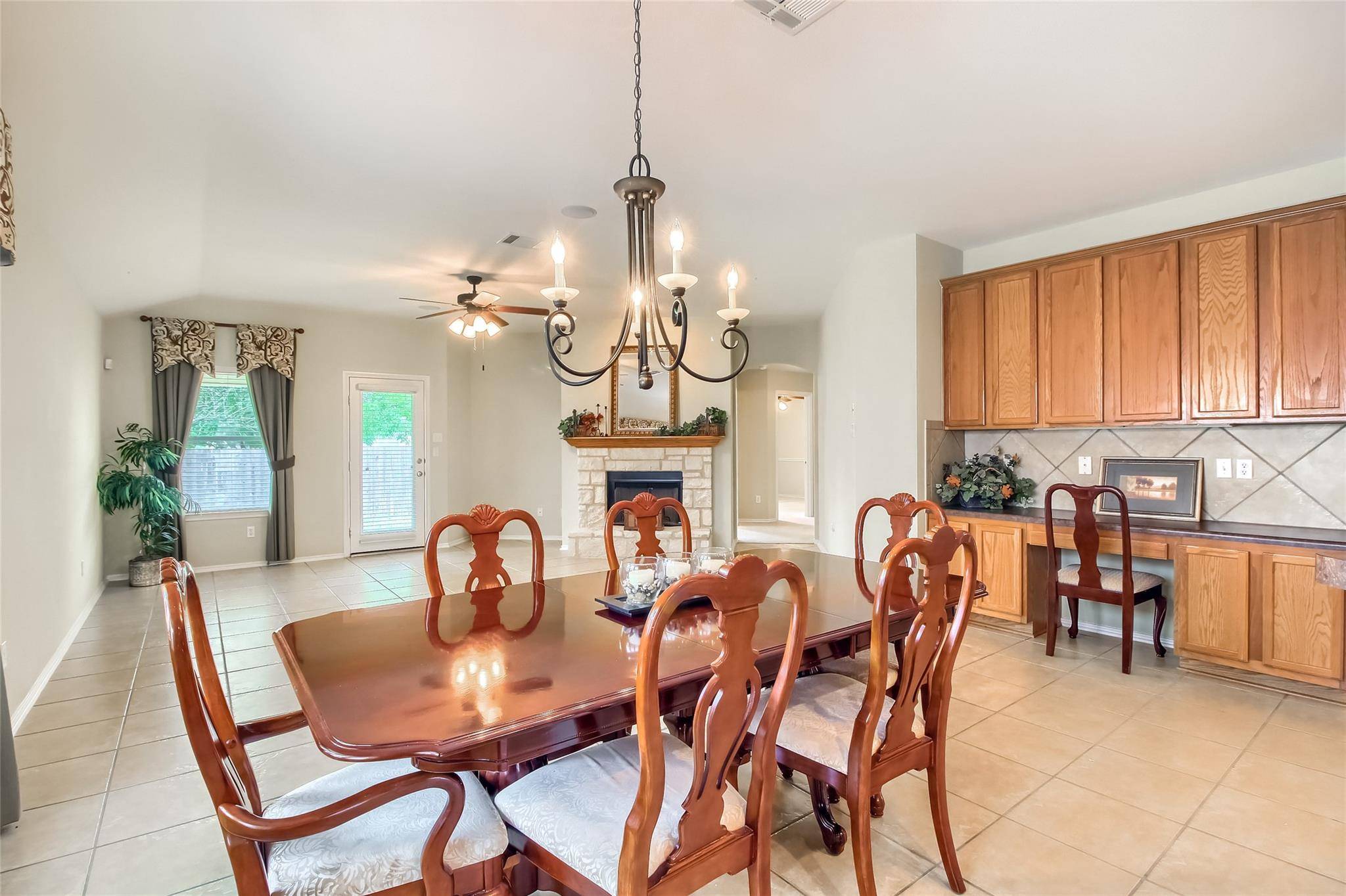 18720 Royal Pointe DR, Pflugerville, TX 78660