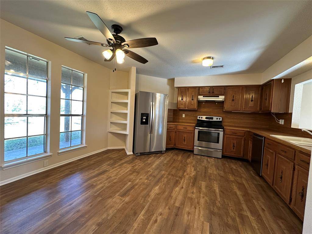 1047 Private Road 3022, Elgin, TX 78621