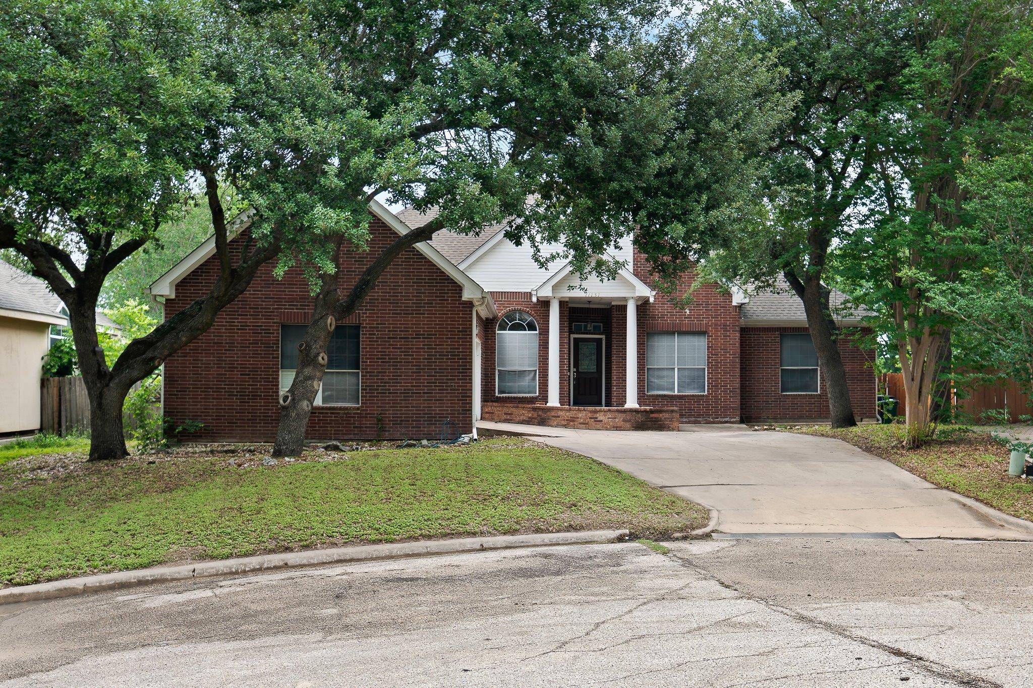 11737 Rydalwater LN, Austin, TX 78754