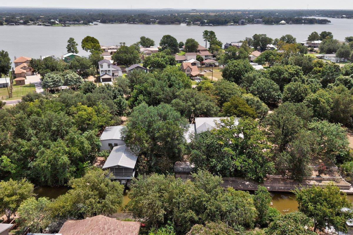 522 Circle DR, Sunrise Beach, TX 78643
