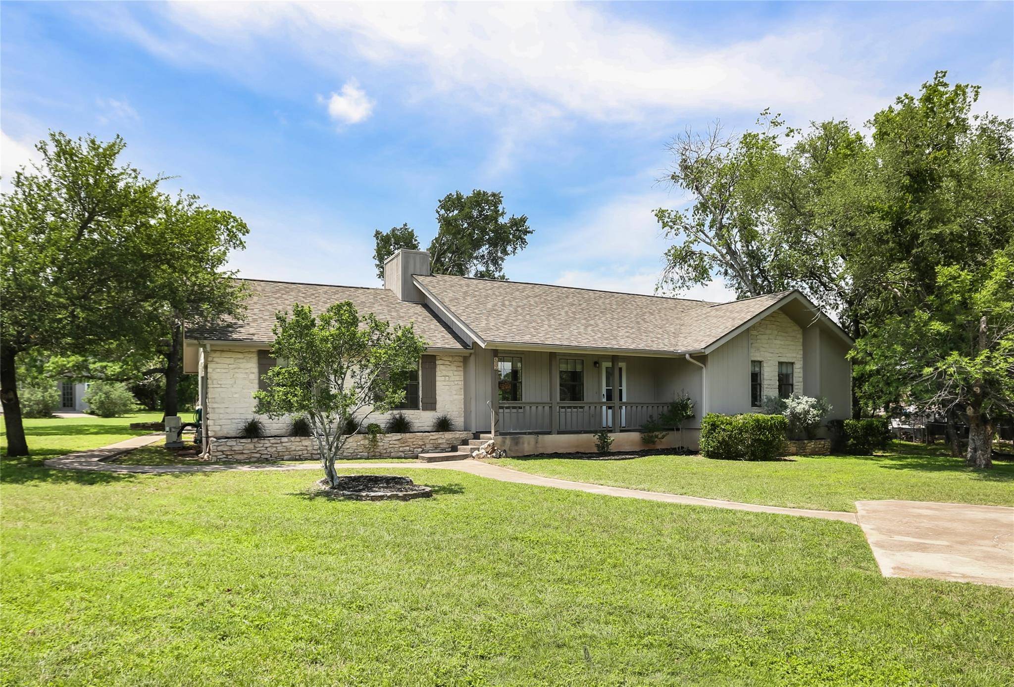 402 Post Oak LN, Georgetown, TX 78628