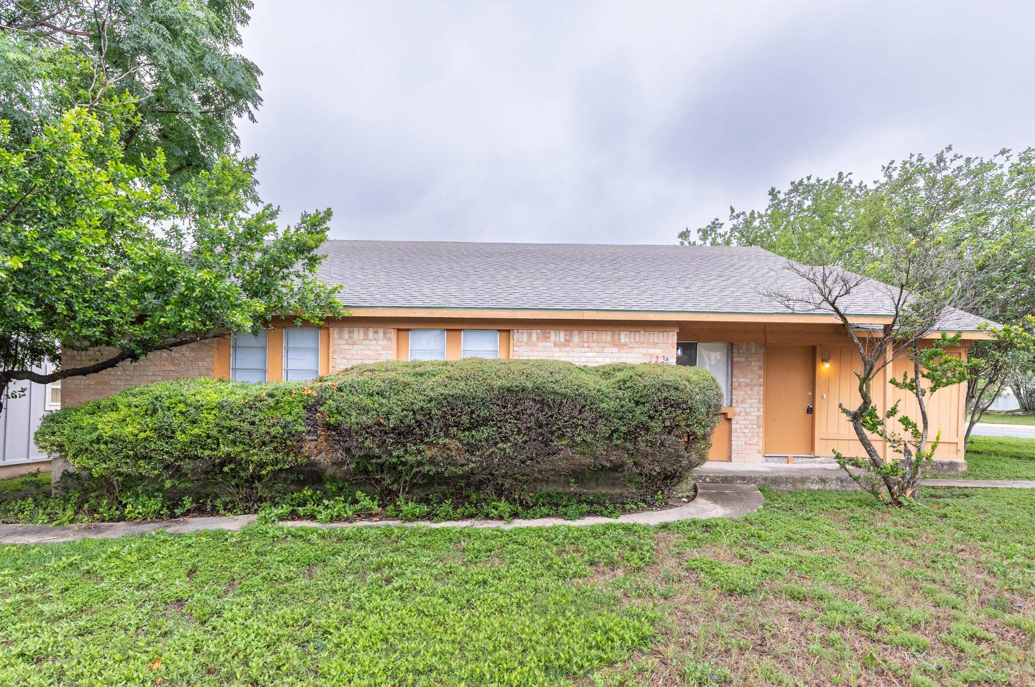 323 W William Cannon DR #B, Austin, TX 78745
