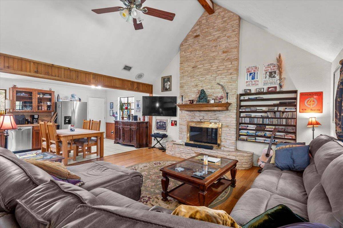 200 Little Barton DR, Dripping Springs, TX 78620