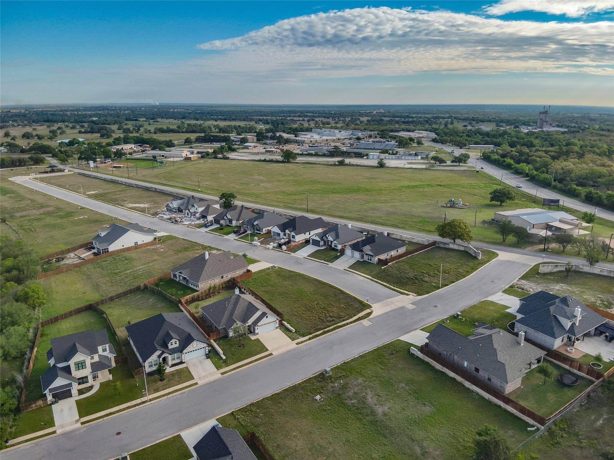 331 Firework LN, Giddings, TX 78942