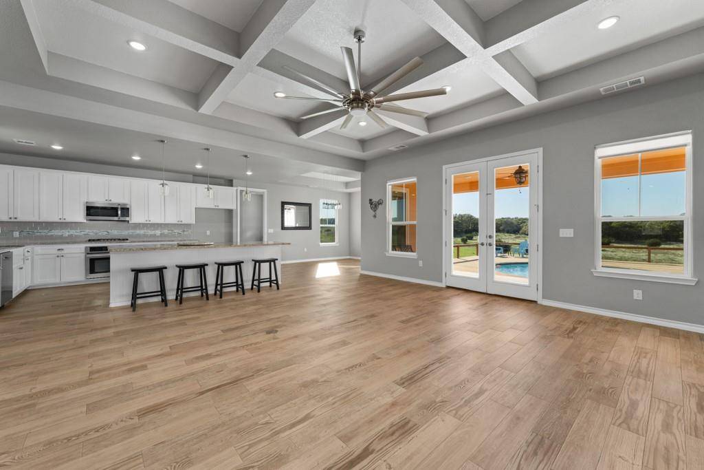 160 Red Stag CT, Lampasas, TX 76550