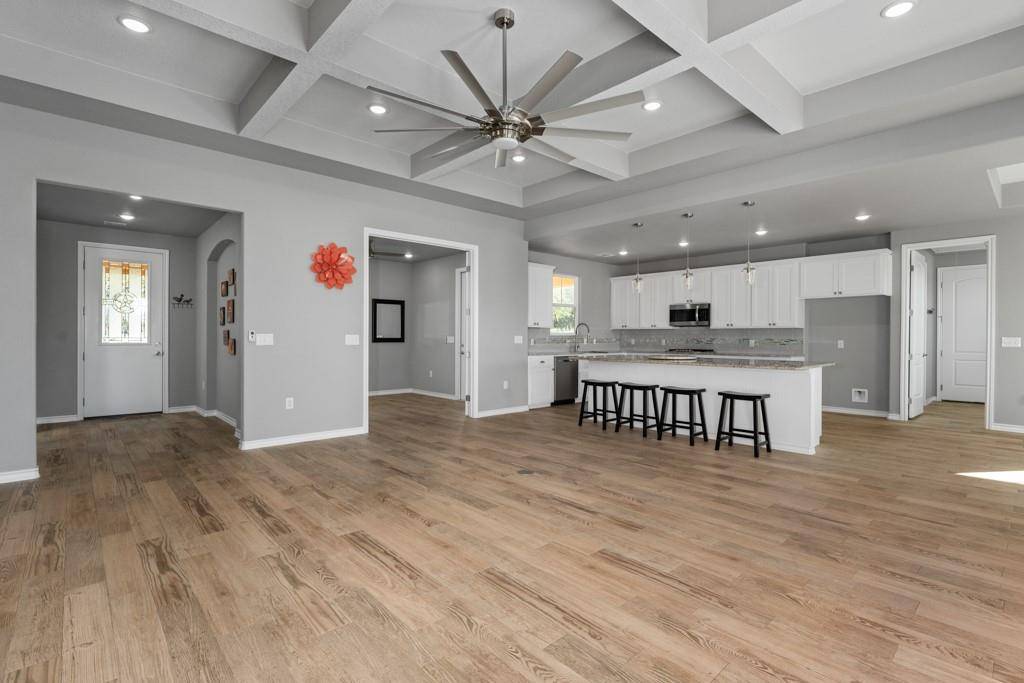160 Red Stag CT, Lampasas, TX 76550