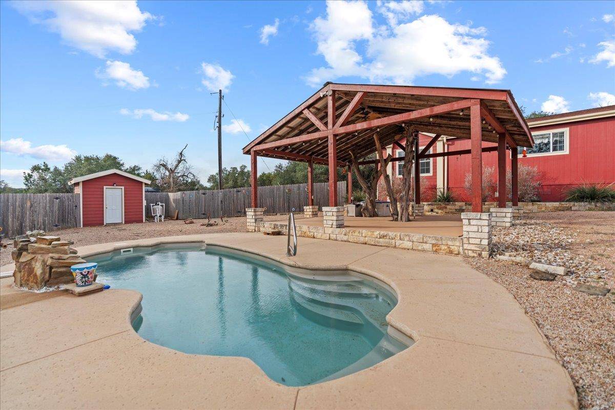 185 Trails End RD, Driftwood, TX 78620