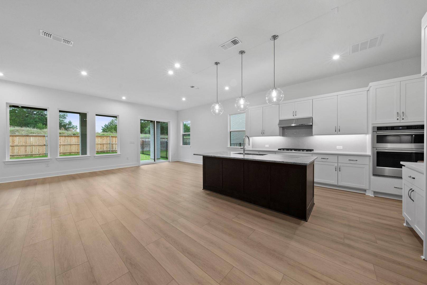 613 Hallwood DR, Liberty Hill, TX 78642