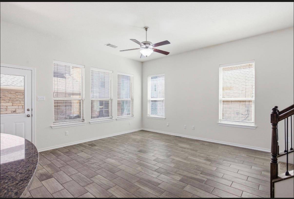 2105 Town Centre DR #39, Round Rock, TX 78664