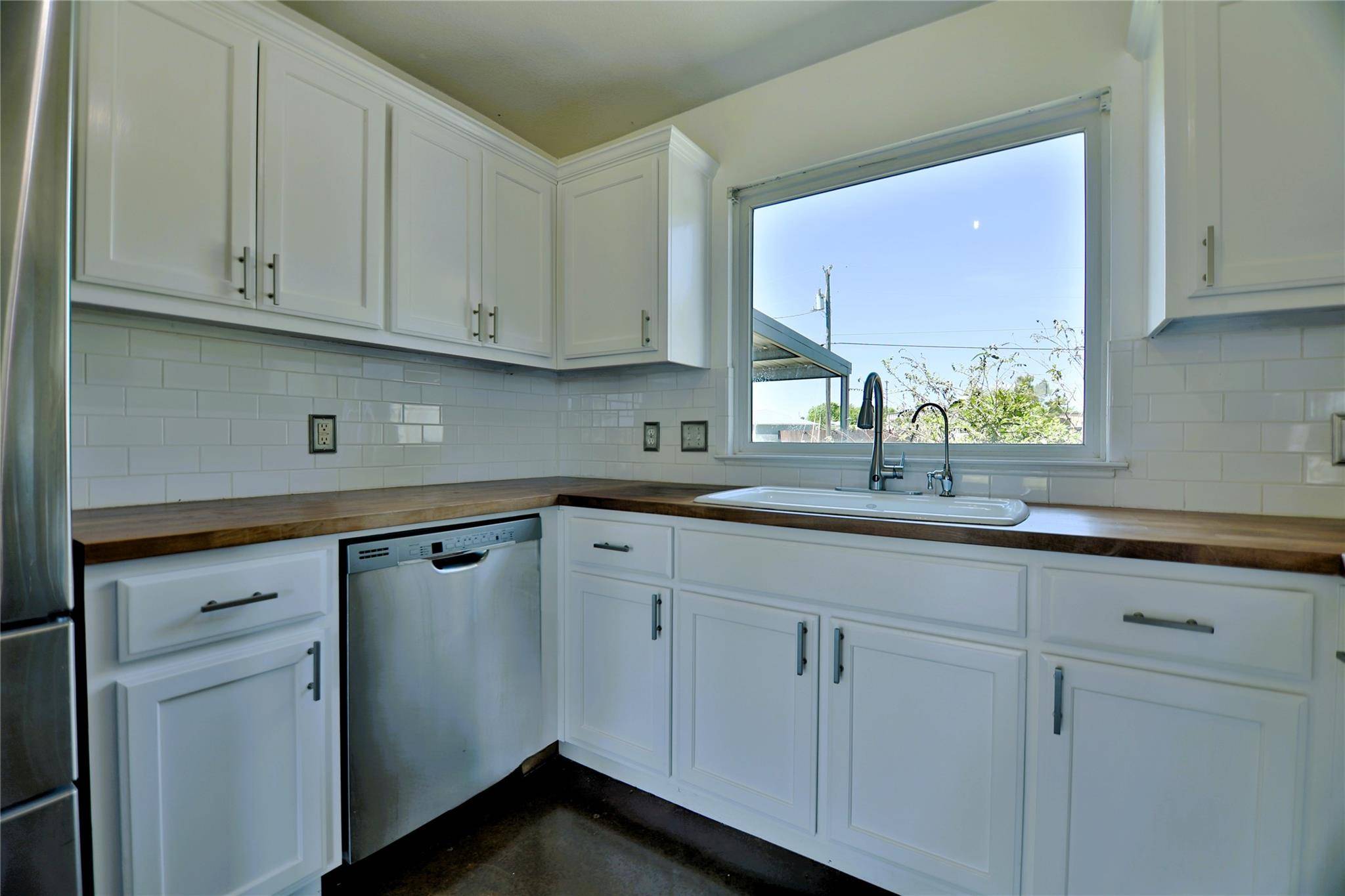 152 Round Up DR, Liberty Hill, TX 78642