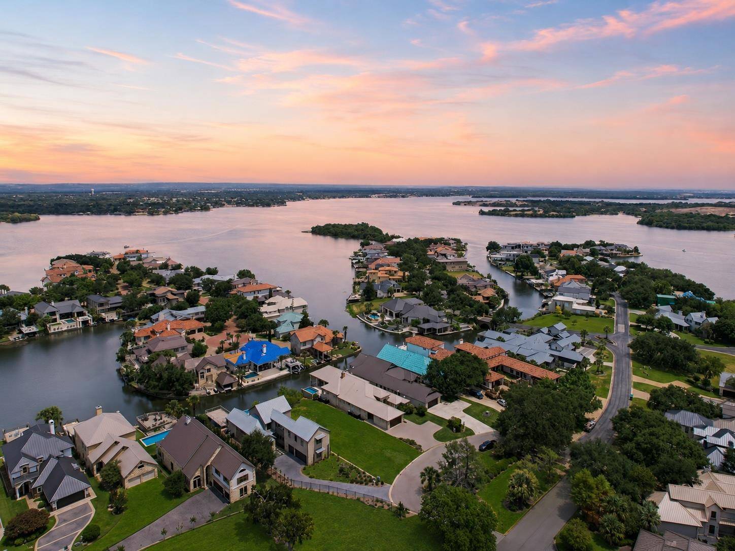 98 Wennmohs PL, Horseshoe Bay, TX 78657