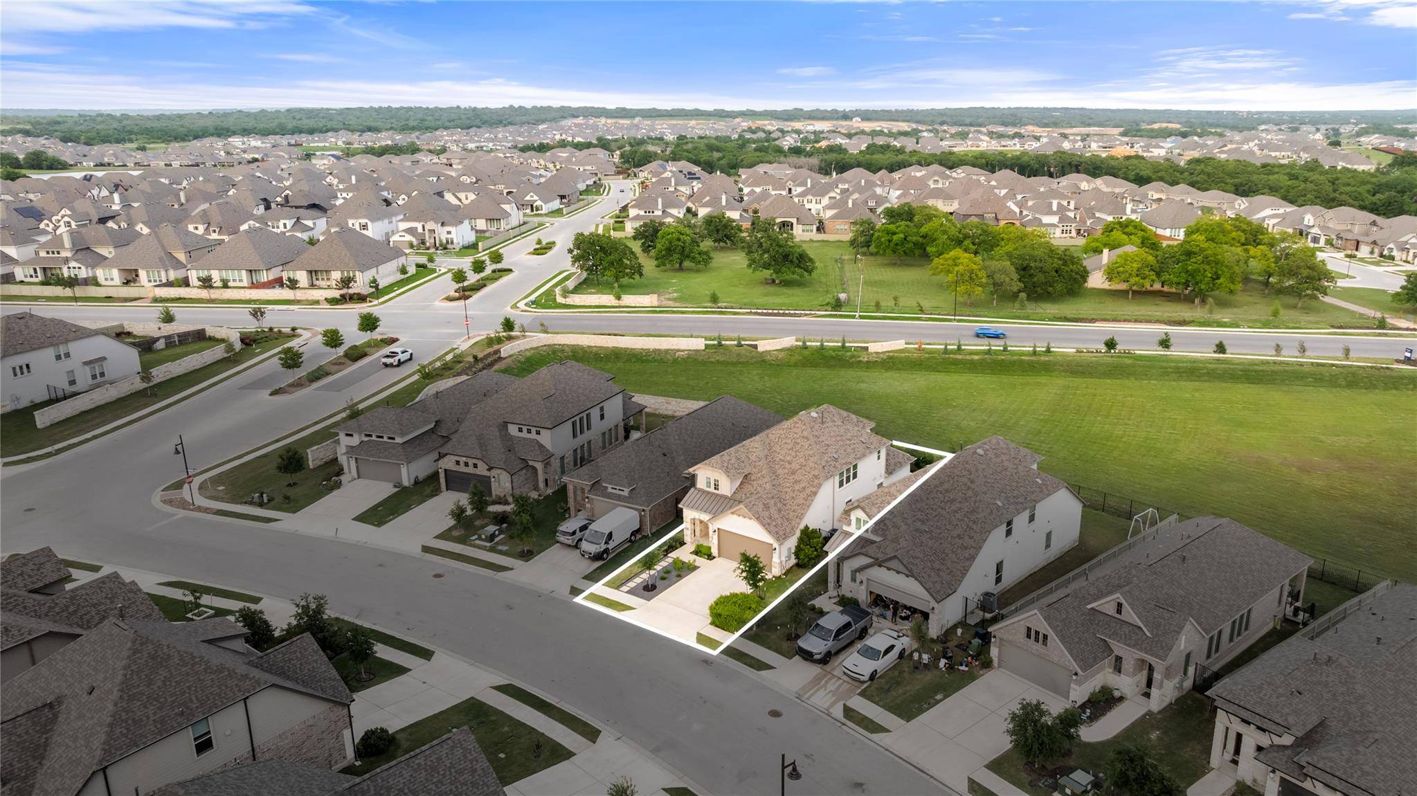 113 Dycus BND, Liberty Hill, TX 78642