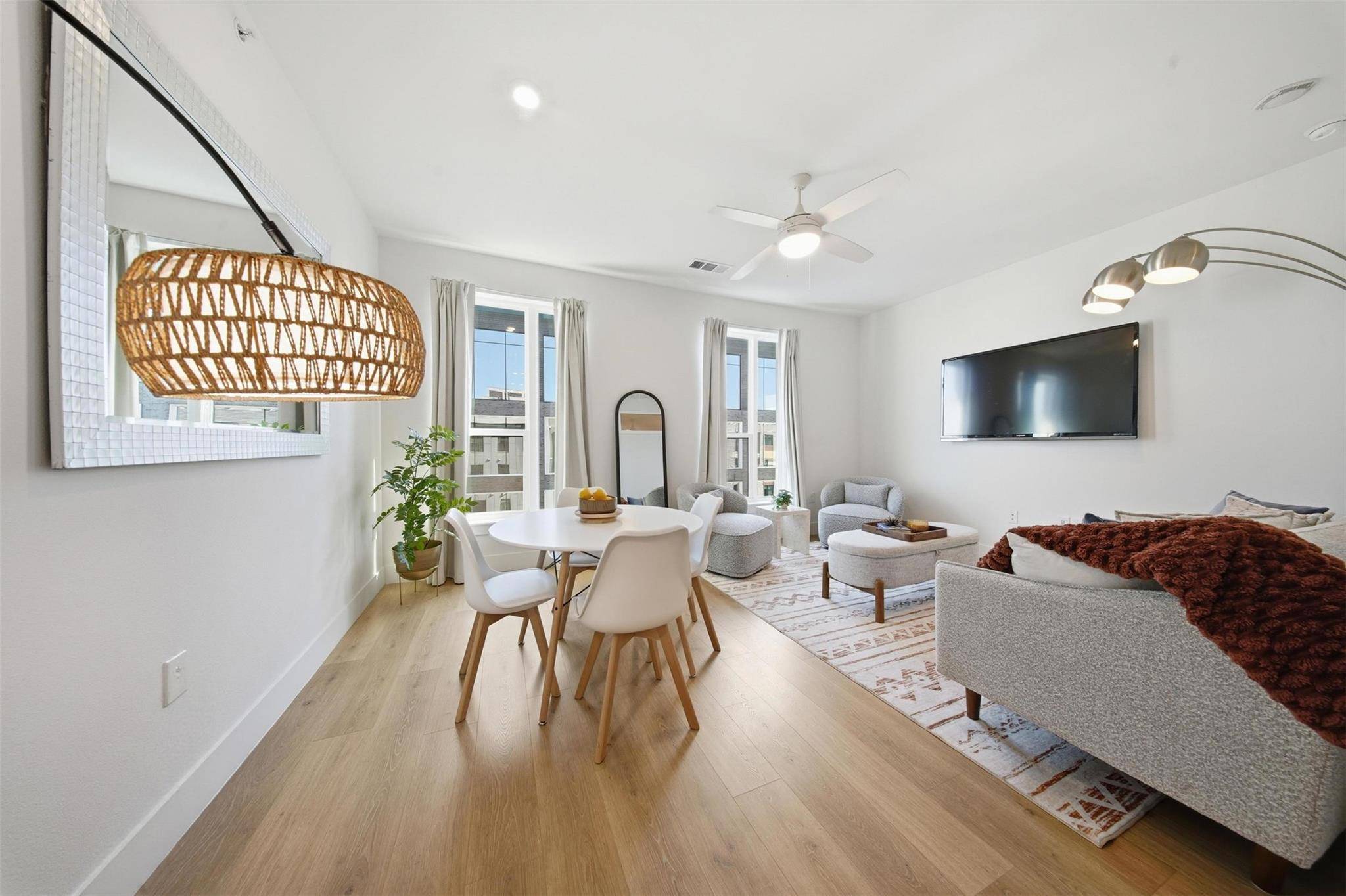1701 Simond Ave #615, Austin, TX 78723