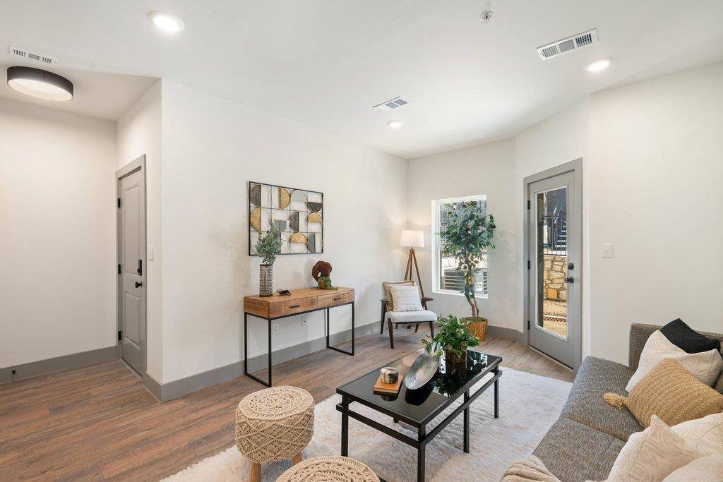 2450 Wickersham LN #1927, Austin, TX 78741
