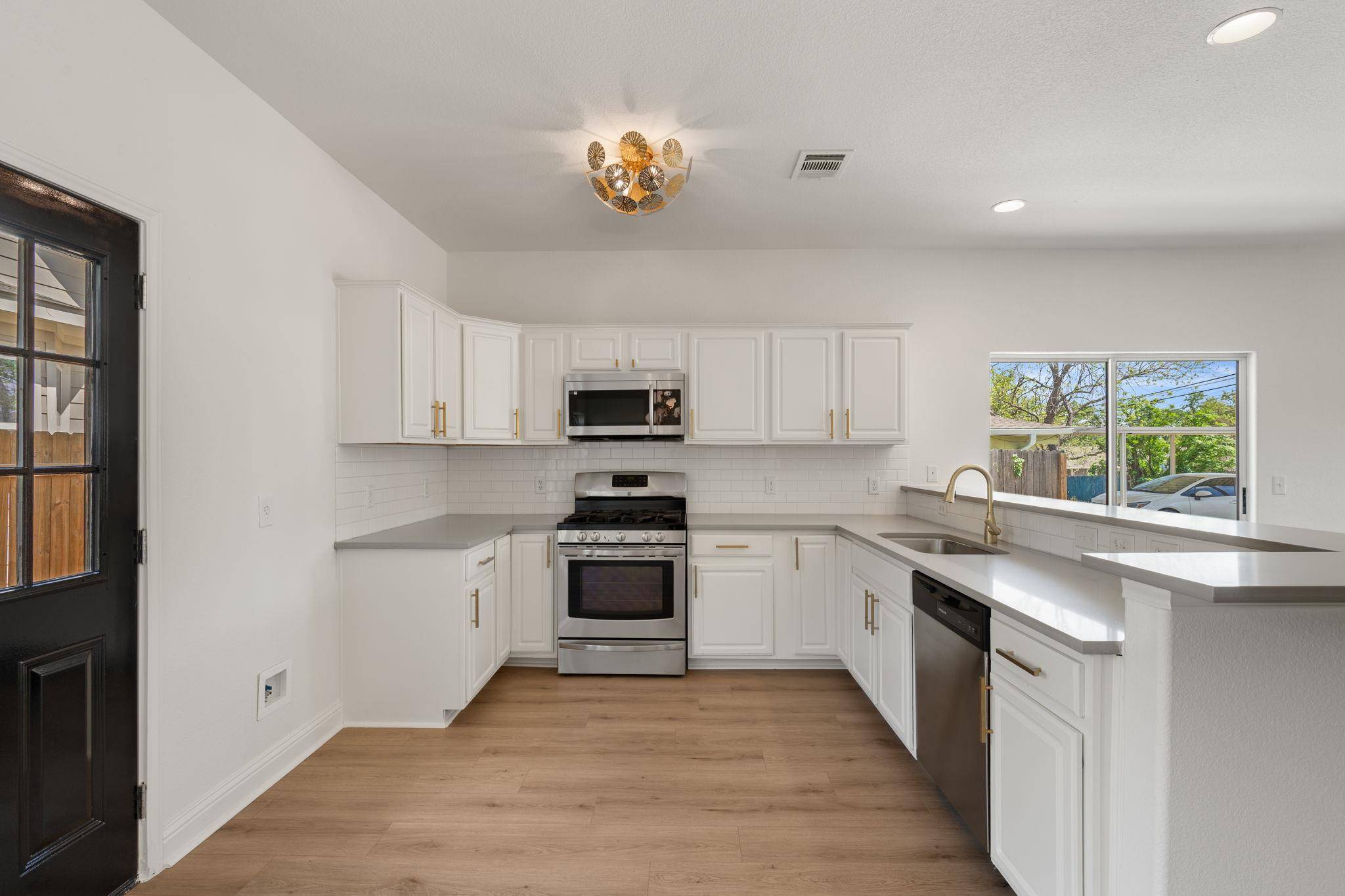 5408 Downs DR, Austin, TX 78721