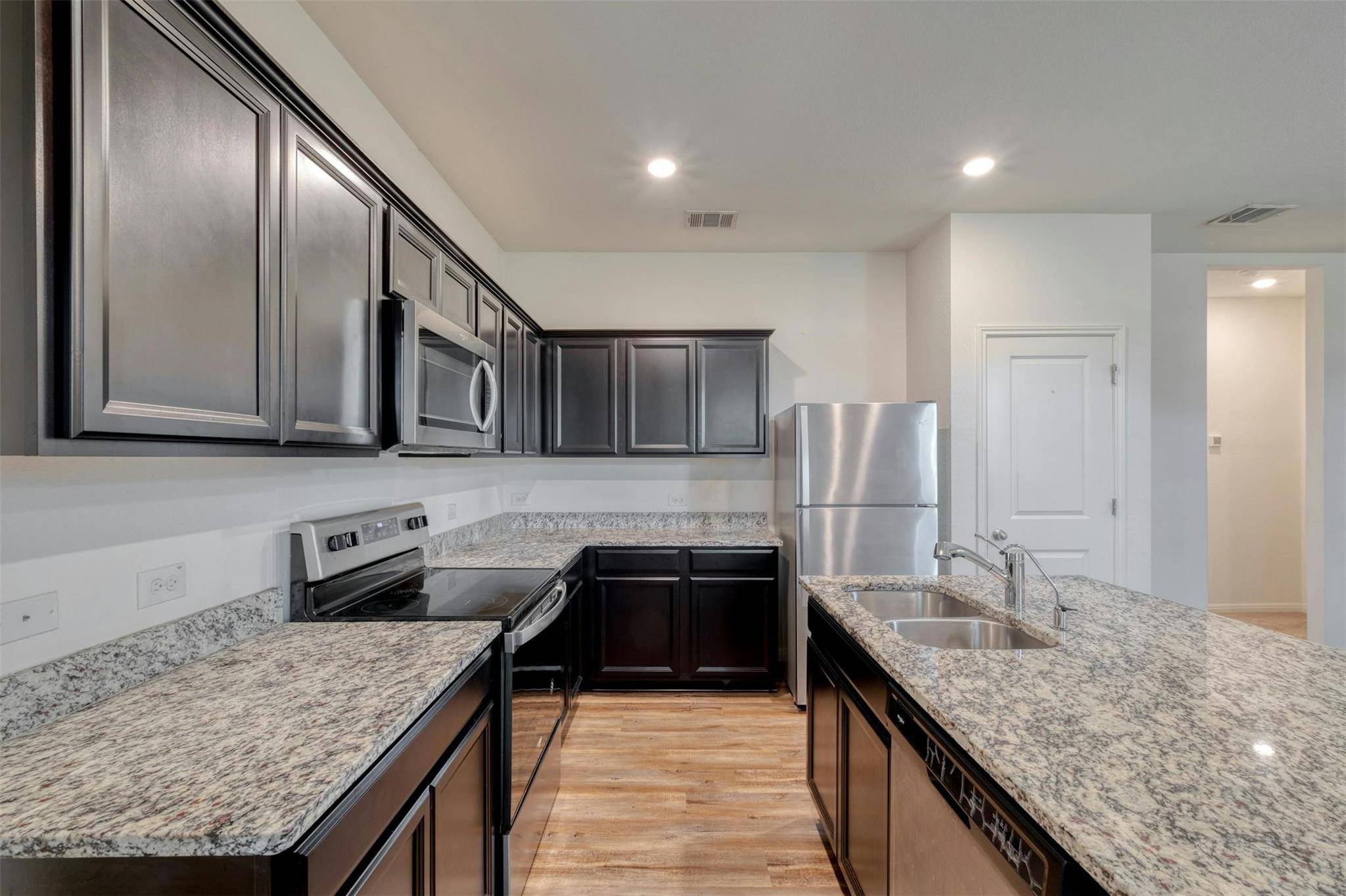129 Athena WAY, Jarrell, TX 76537