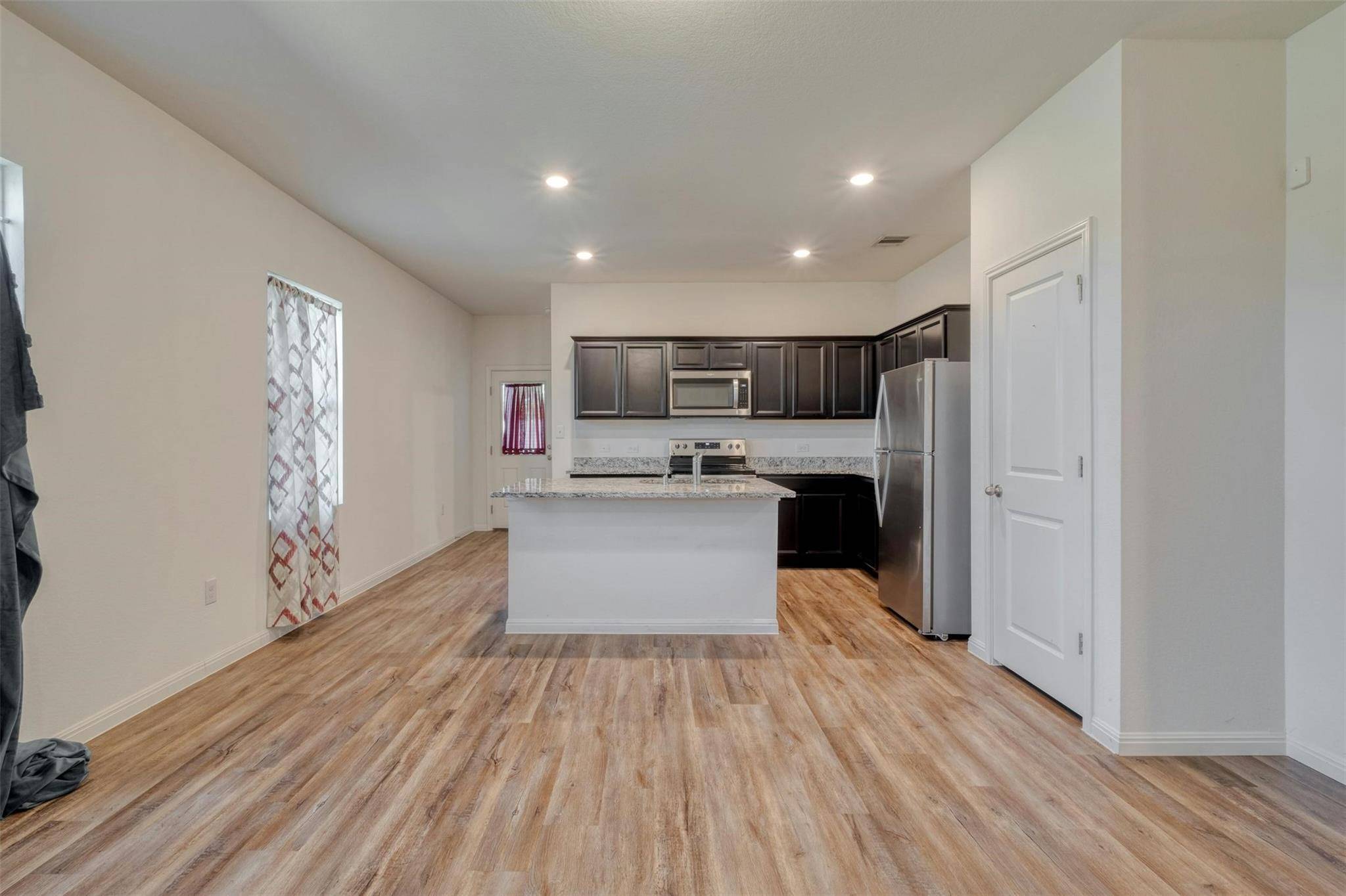 129 Athena WAY, Jarrell, TX 76537
