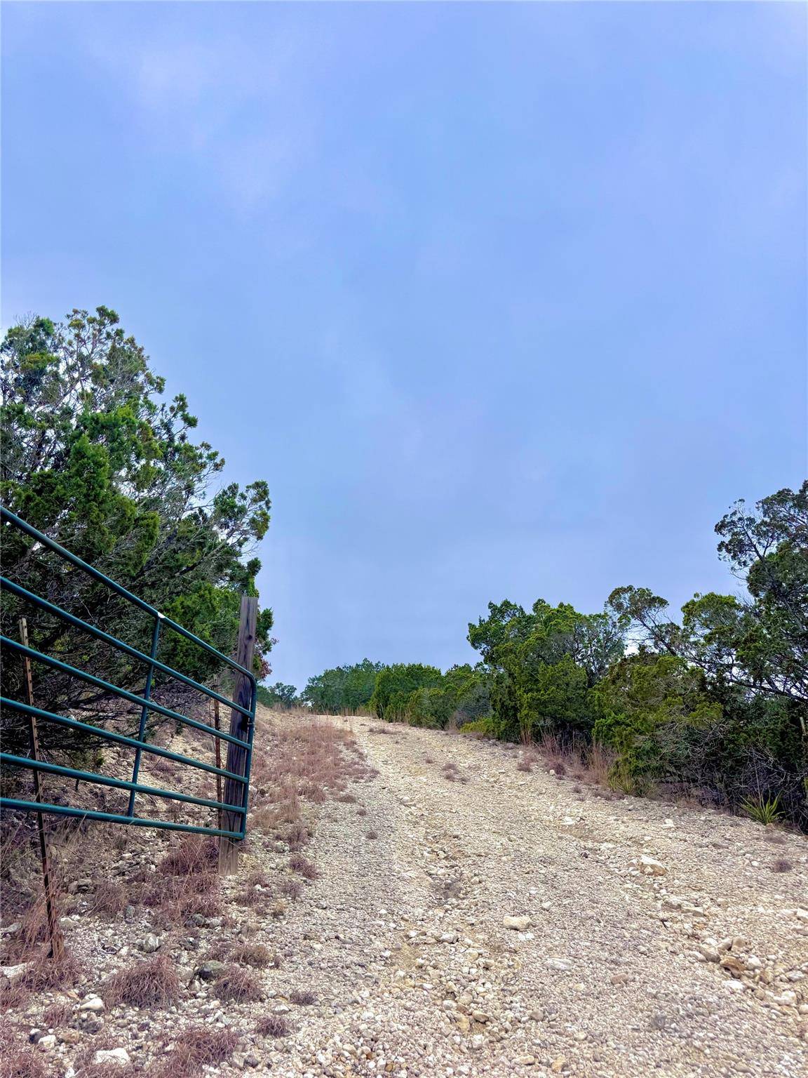 123 Fox Trail DR, Center Point, TX 78013
