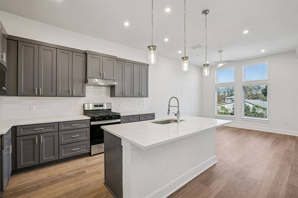 200 W 56th ST #8102, Austin, TX 78751