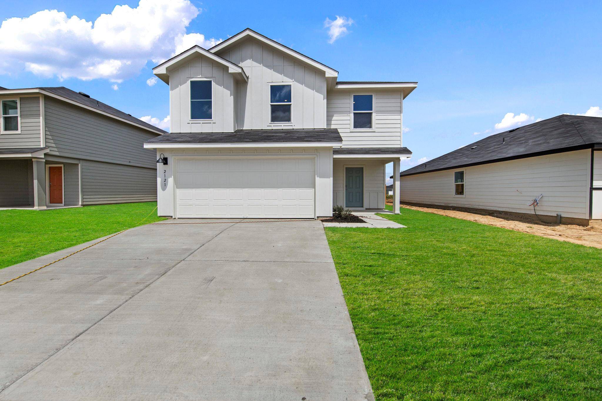 2121 Windflower LN, Luling, TX 78648
