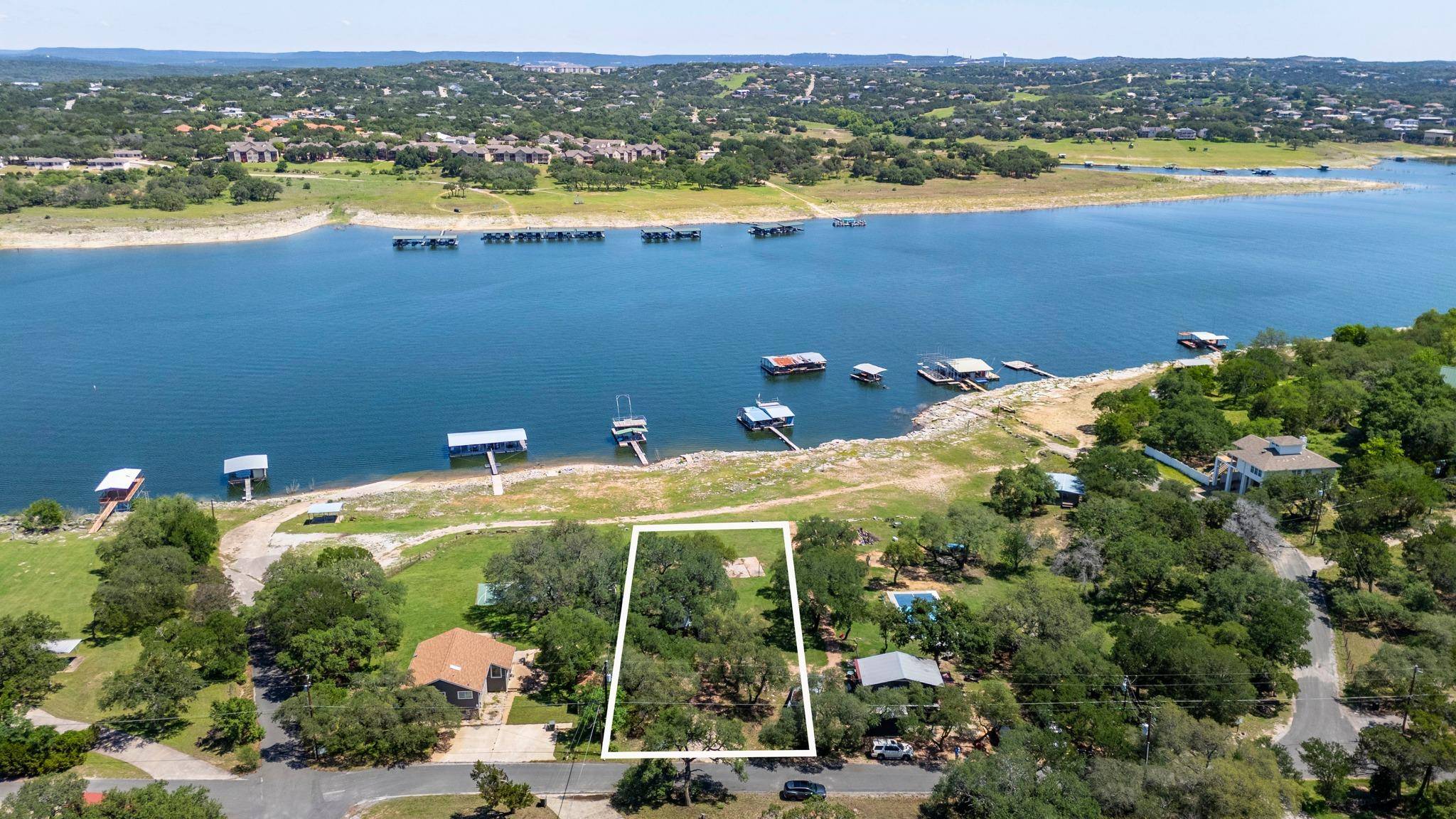 20808 Lakeshore DR W, Spicewood, TX 78669