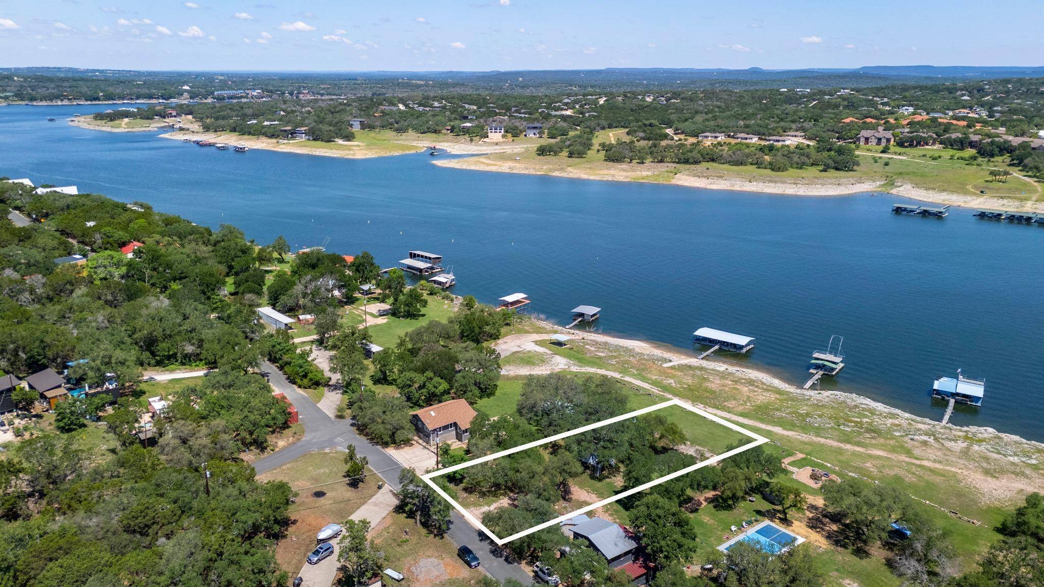 20808 Lakeshore DR W, Spicewood, TX 78669