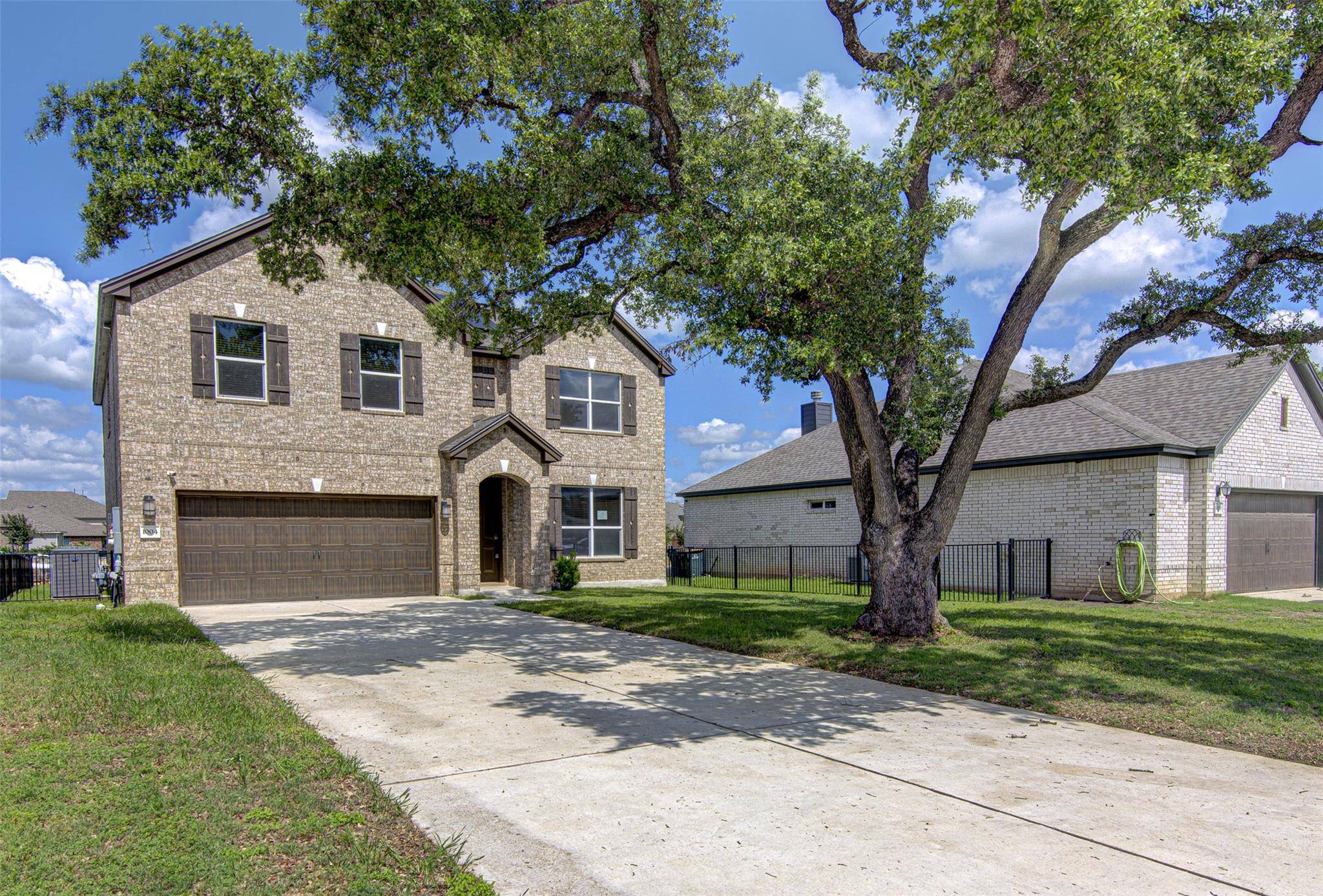 1004 Desaix DR, Georgetown, TX 78628