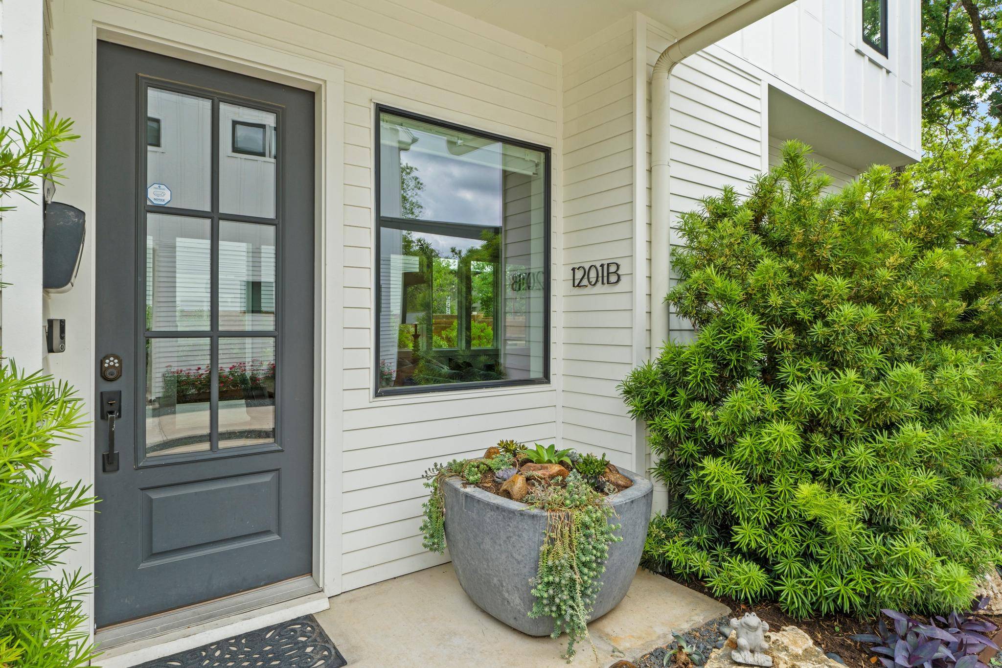 1201 W 39th 1/2 ST #B, Austin, TX 78756
