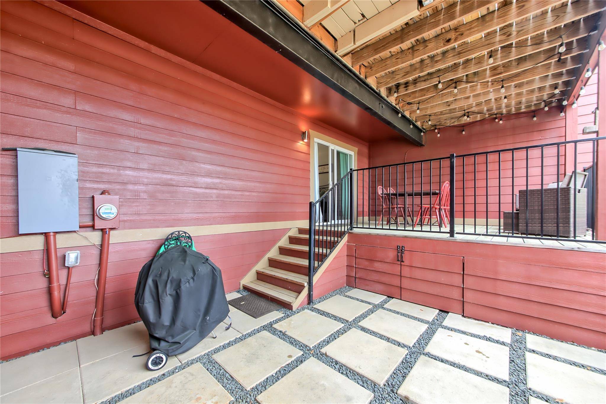 549 Demarett DR, Point Venture, TX 78645