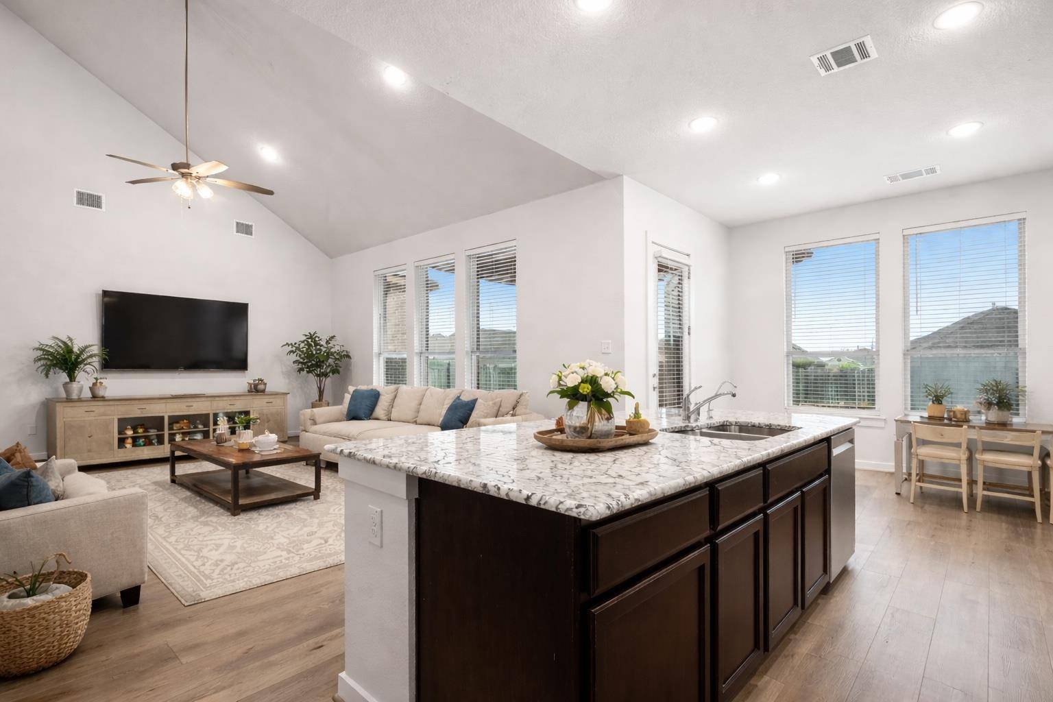 841 Spinnaker LOOP, Kyle, TX 78640