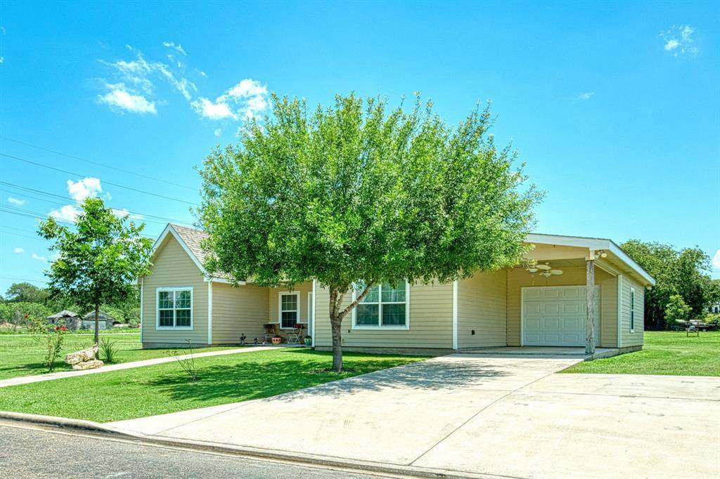 2409 Pecan ST, Bastrop, TX 78602