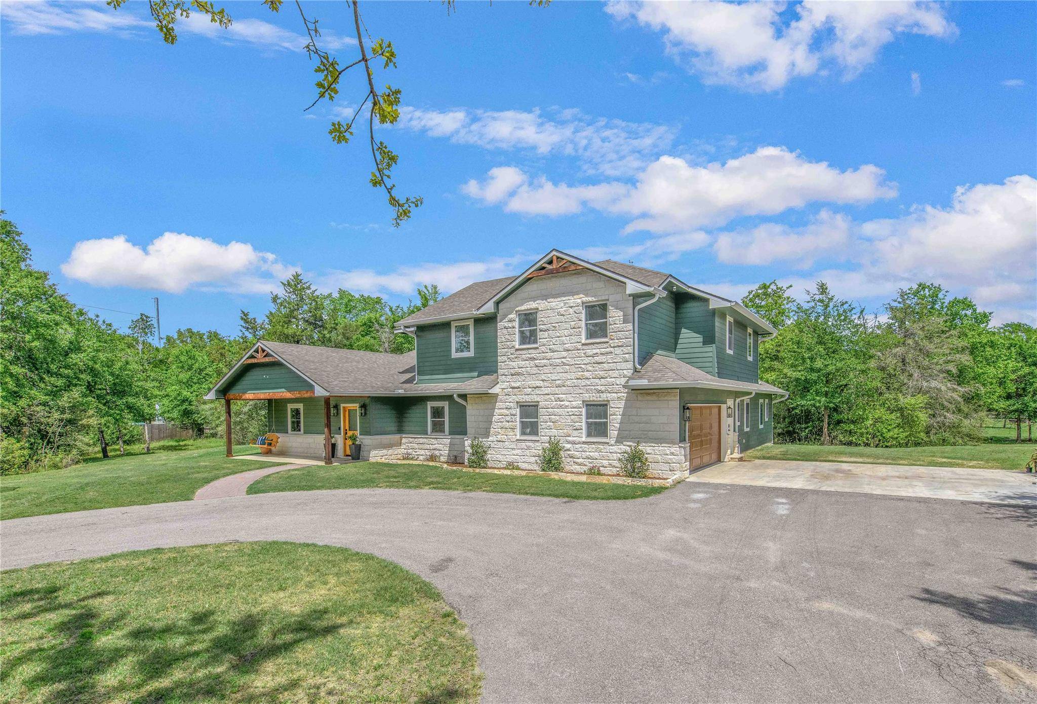 4855 Austins Creek DR, Bryan, TX 77808