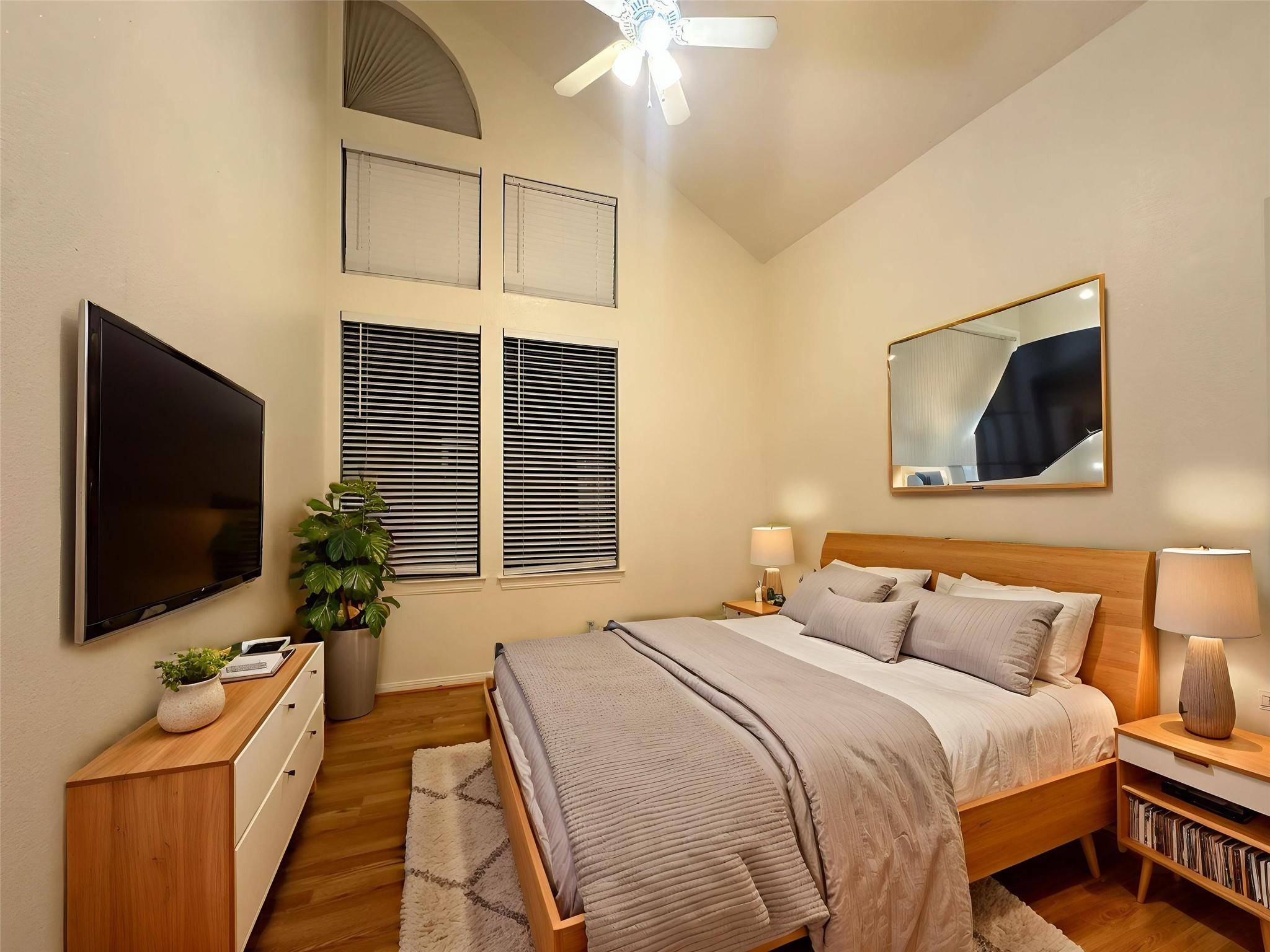 1906 Robbins PL #308, Austin, TX 78705
