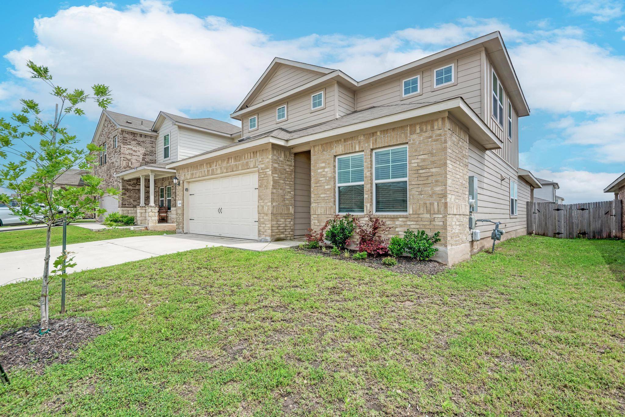 1019 Round Bale RD, Hutto, TX 78634