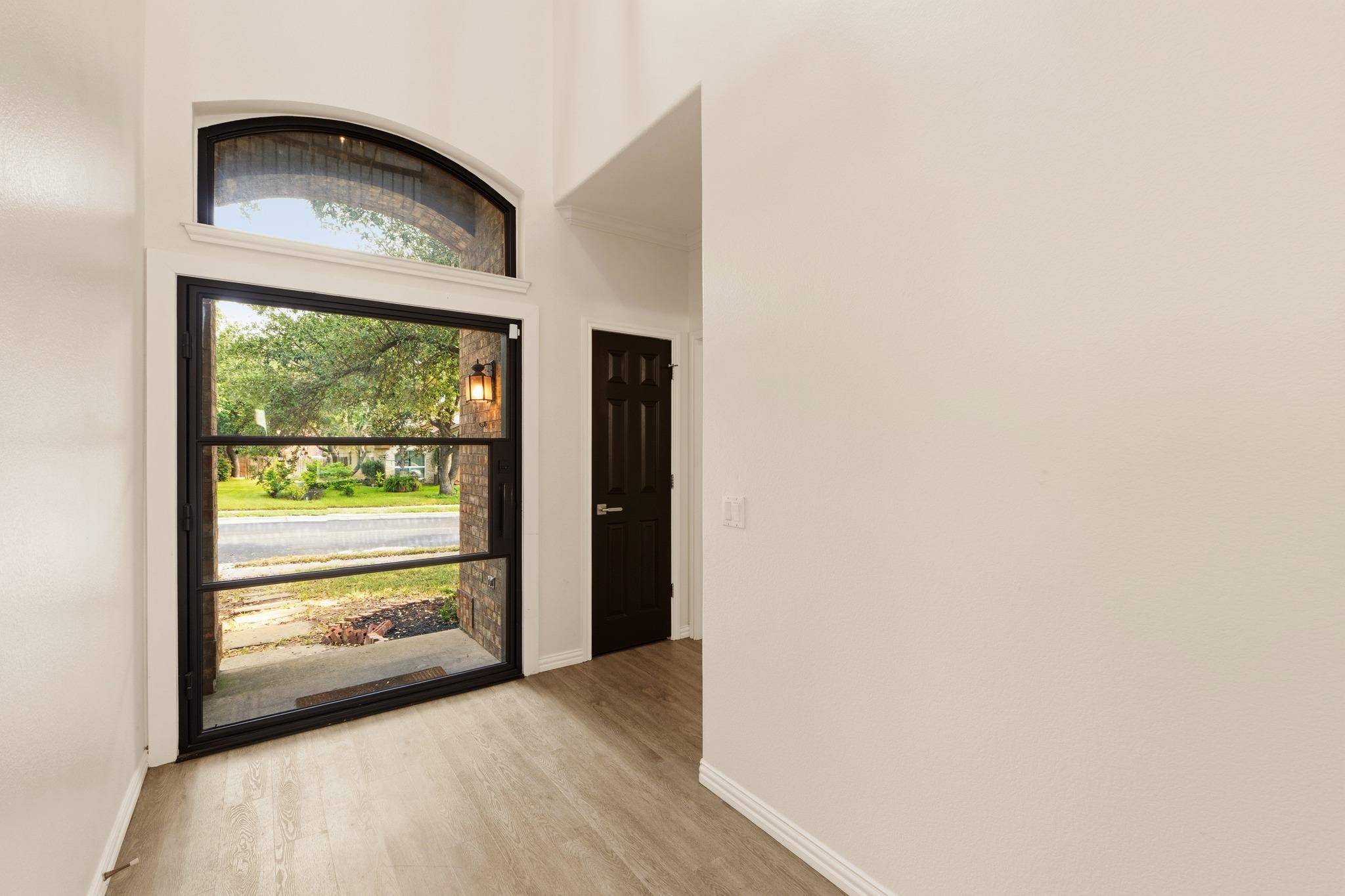 2315 Arnie LN, Round Rock, TX 78664