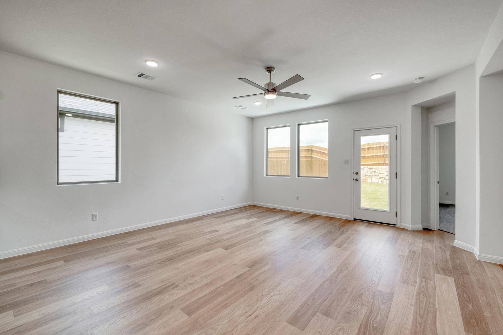 190 Hornet ST, Elgin, TX 78621