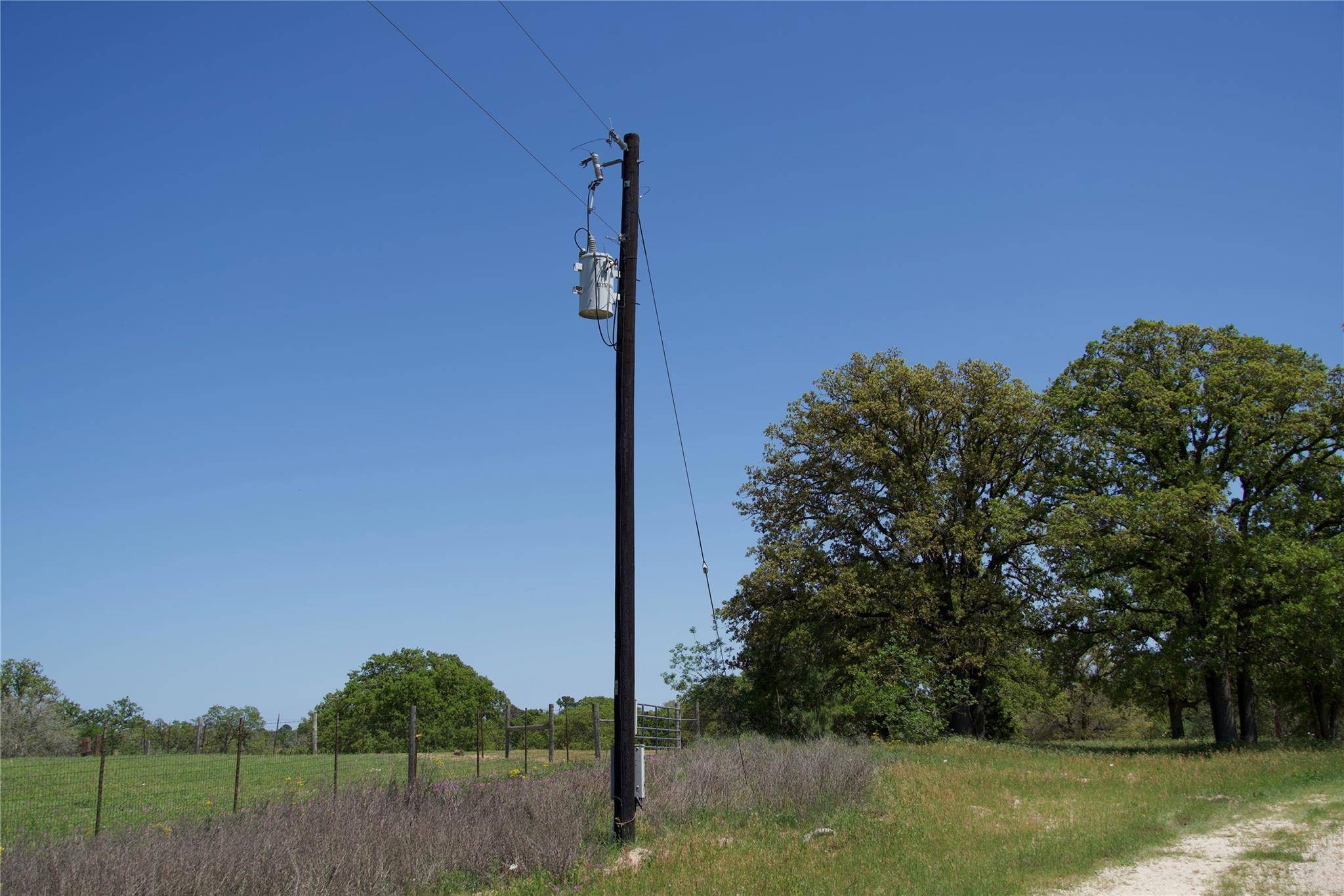 1035 Old Sayers RD, Elgin, TX 78621