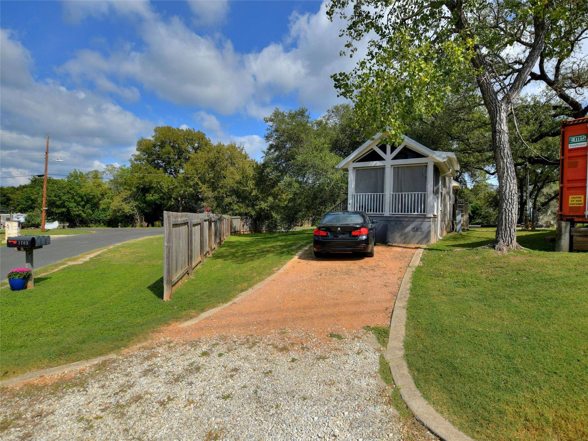 1702 Saracen RD, Austin, TX 78733