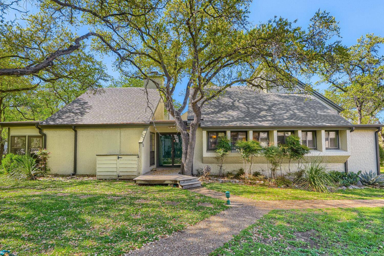 51 Casa Verde ST, Lakeway, TX 78734